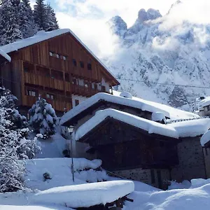 Tabià Vista Lago, Monte Civetta Dolomiti , Alleghe Italia