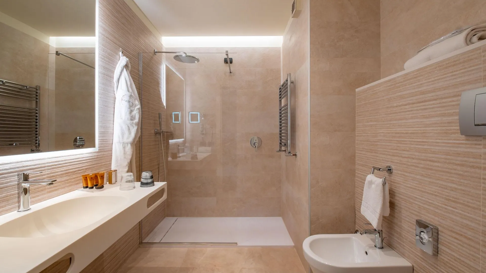 Hotel Savhotel Aemilia Bologna