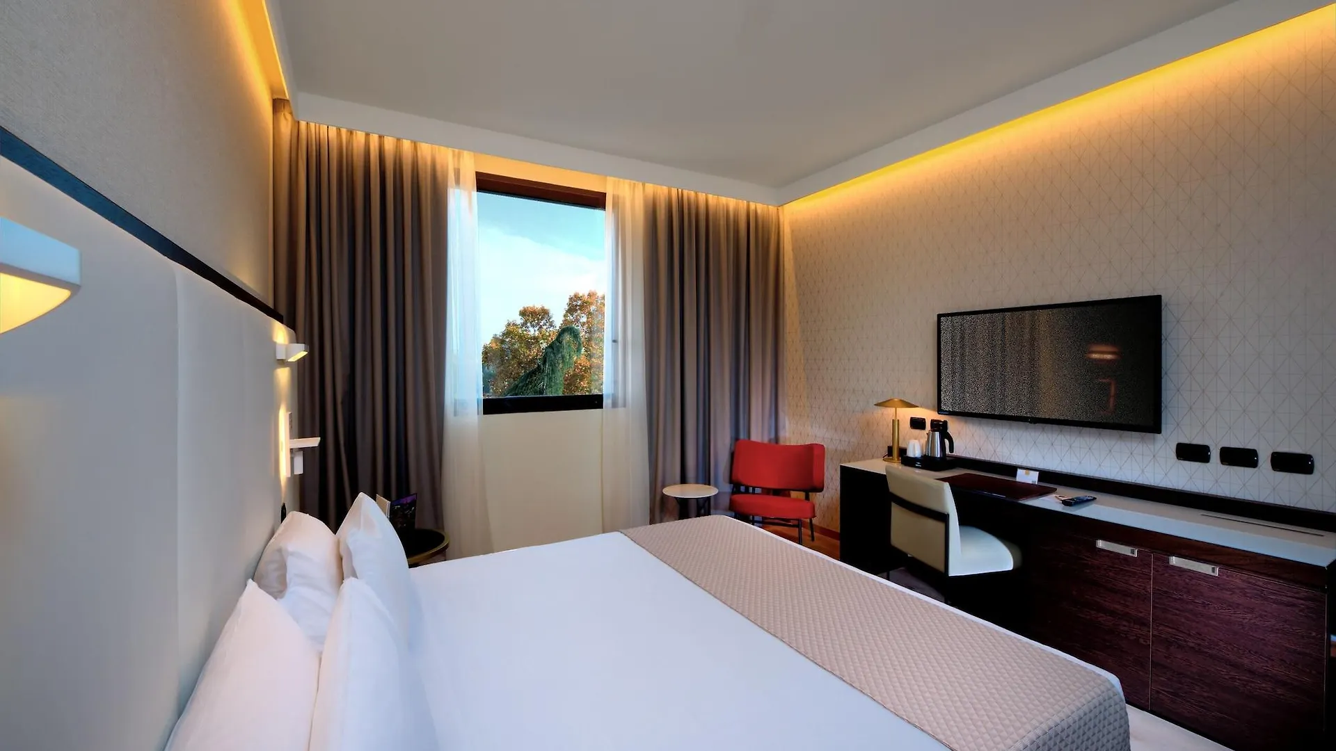 Savhotel Aemilia Bologna 4*,  Italy